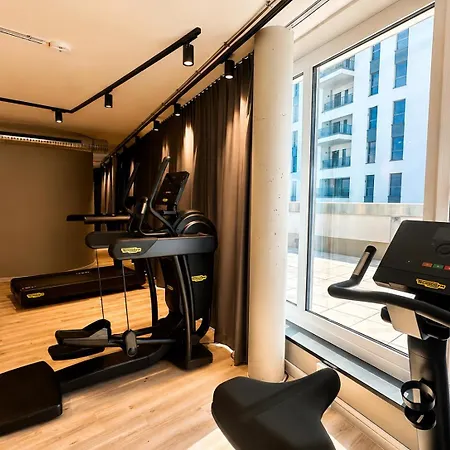 Skyview, Expo Fair, Airport, Gym, Rooftop! * 美因河畔法兰克福